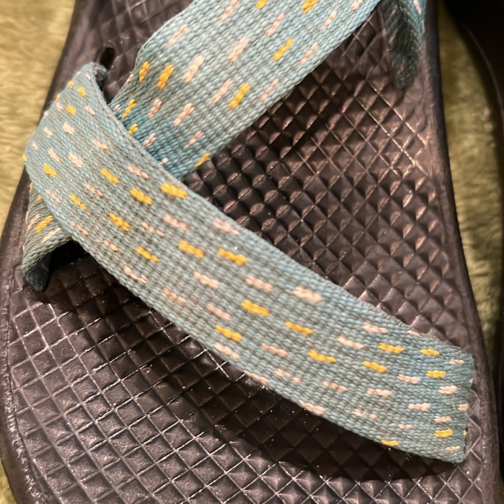 Chaco size one children’s sandals, teal blue and yellow - Picture 8 of 8